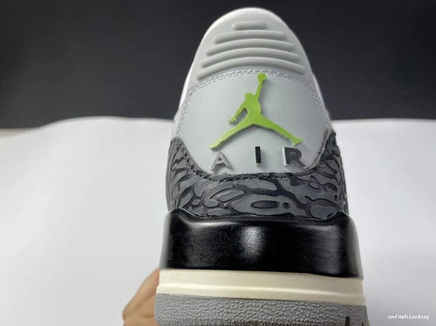 Jordan 136064-006 Air Retro Chlorophyll 3 0716